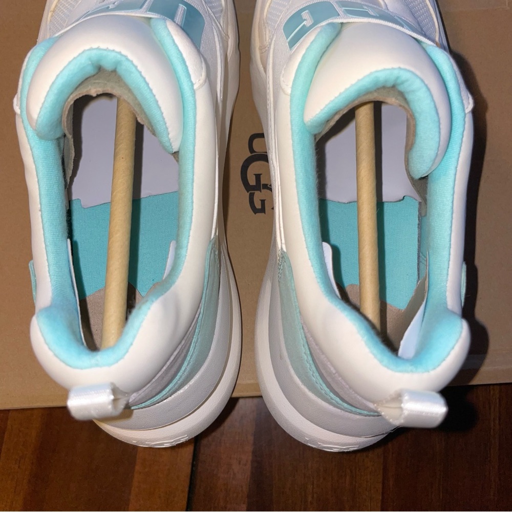 UGG! Womens Shoes! New in box! Ugg Sneakers! Tennis Shoes! - Picture 4 of 9